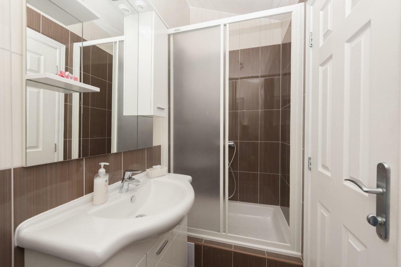 מאקרסקה Apartments Naja מראה חיצוני תמונה