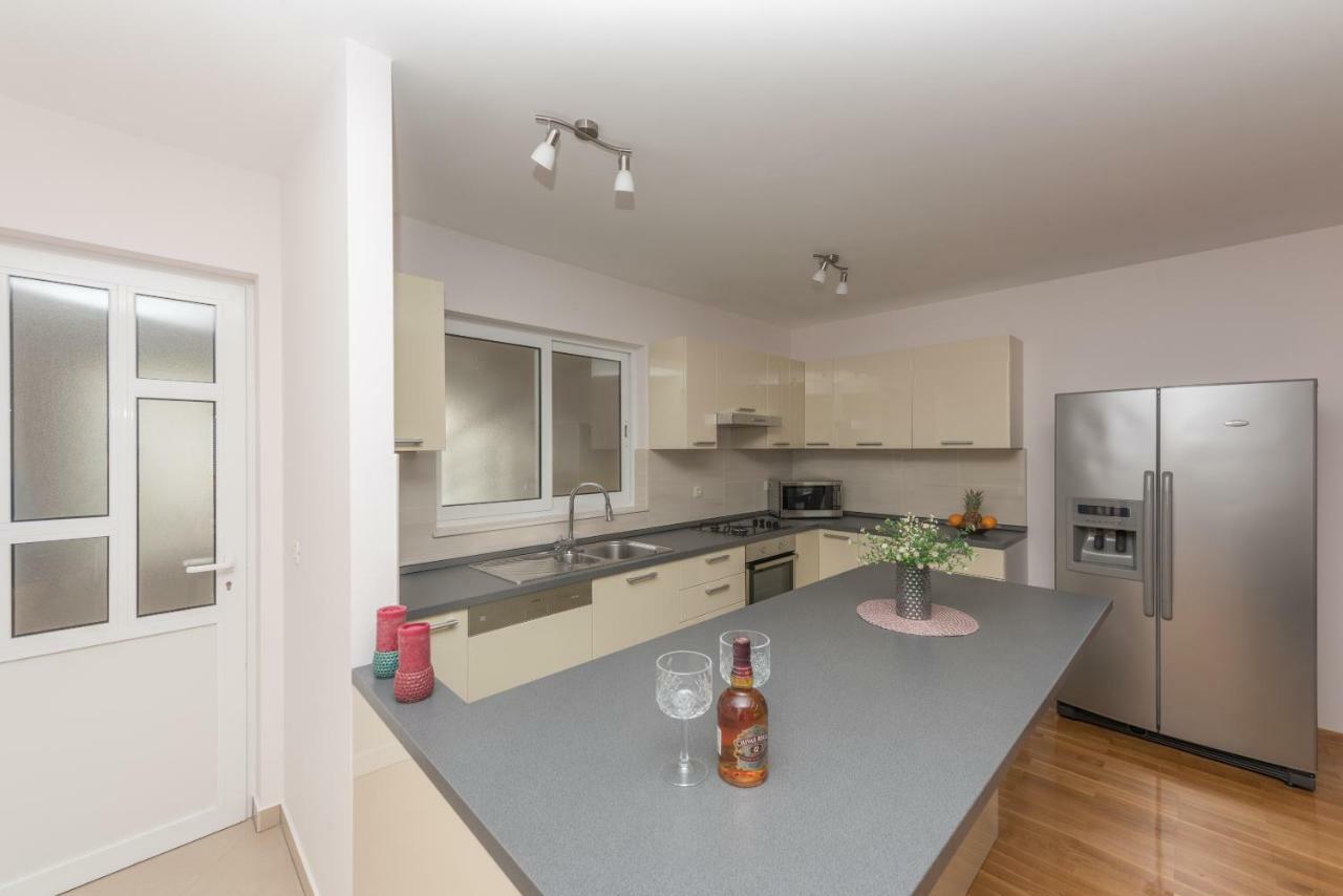 מאקרסקה Apartments Naja מראה חיצוני תמונה
