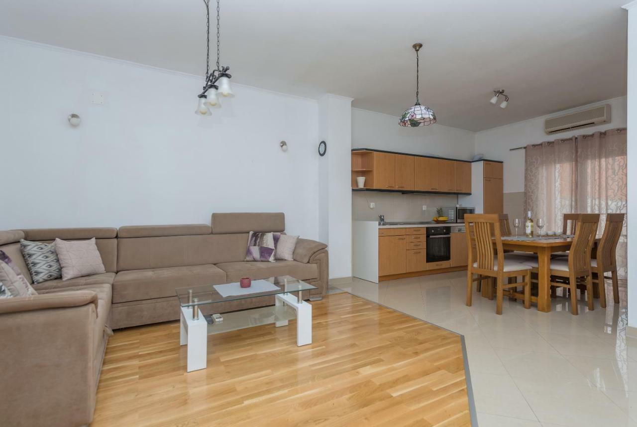 מאקרסקה Apartments Naja מראה חיצוני תמונה
